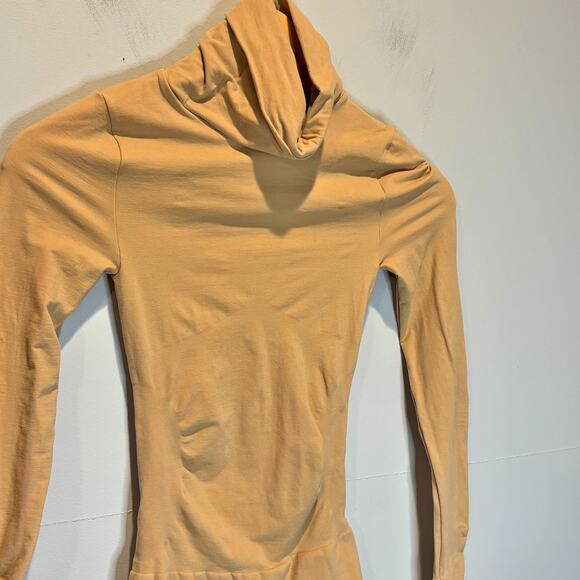 Spanx NWT Classic Turtleneck in Soft Gold - size Medium - Picture 2 of 7